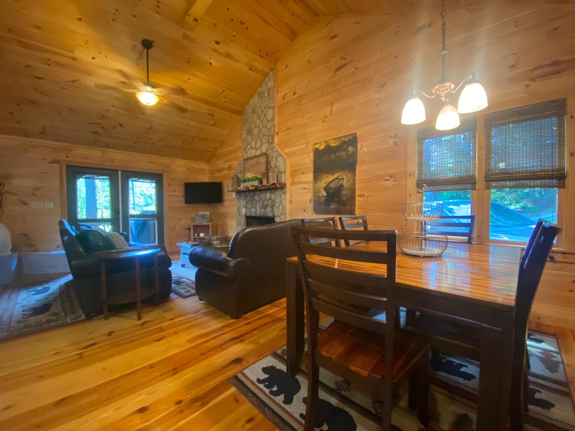 Вілла The Cozy Lazy Laurel With Year-Round Mountain Views, Hot Tub, Fire Pit Cherry Log Екстер'єр фото