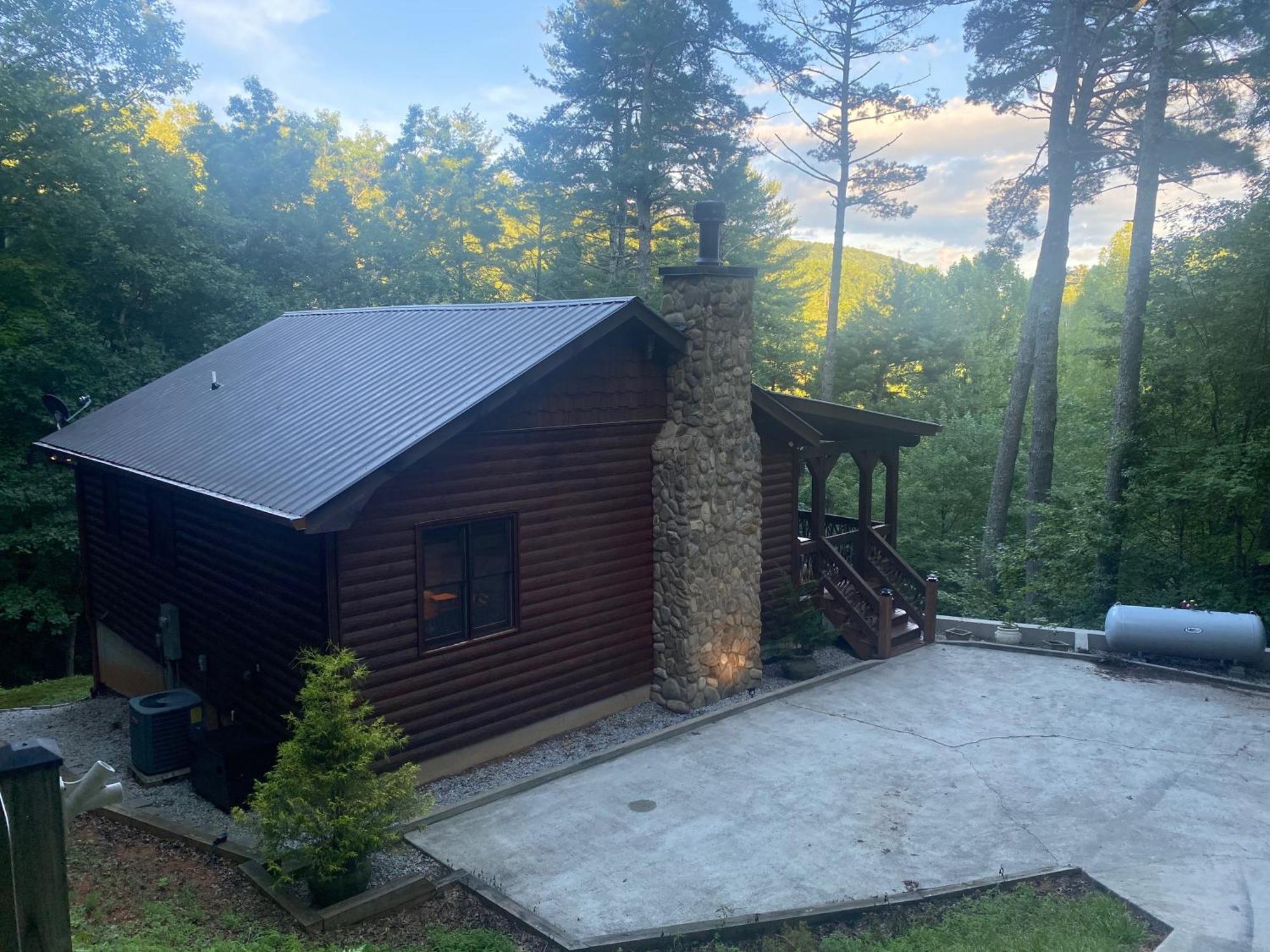 Вілла The Cozy Lazy Laurel With Year-Round Mountain Views, Hot Tub, Fire Pit Cherry Log Екстер'єр фото